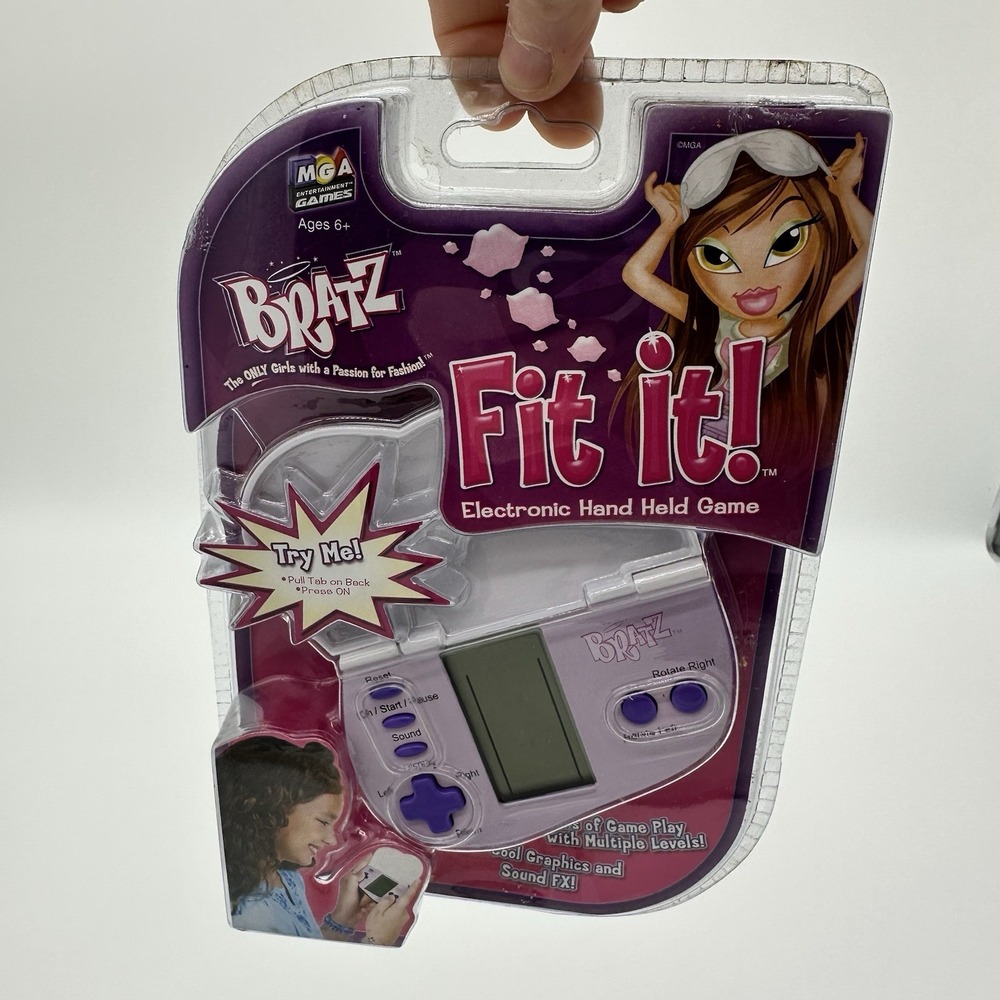 Bratz Fit It! Electronic Handheld Game Purple MGA Block Blitz Vintage 2006 NEW‎